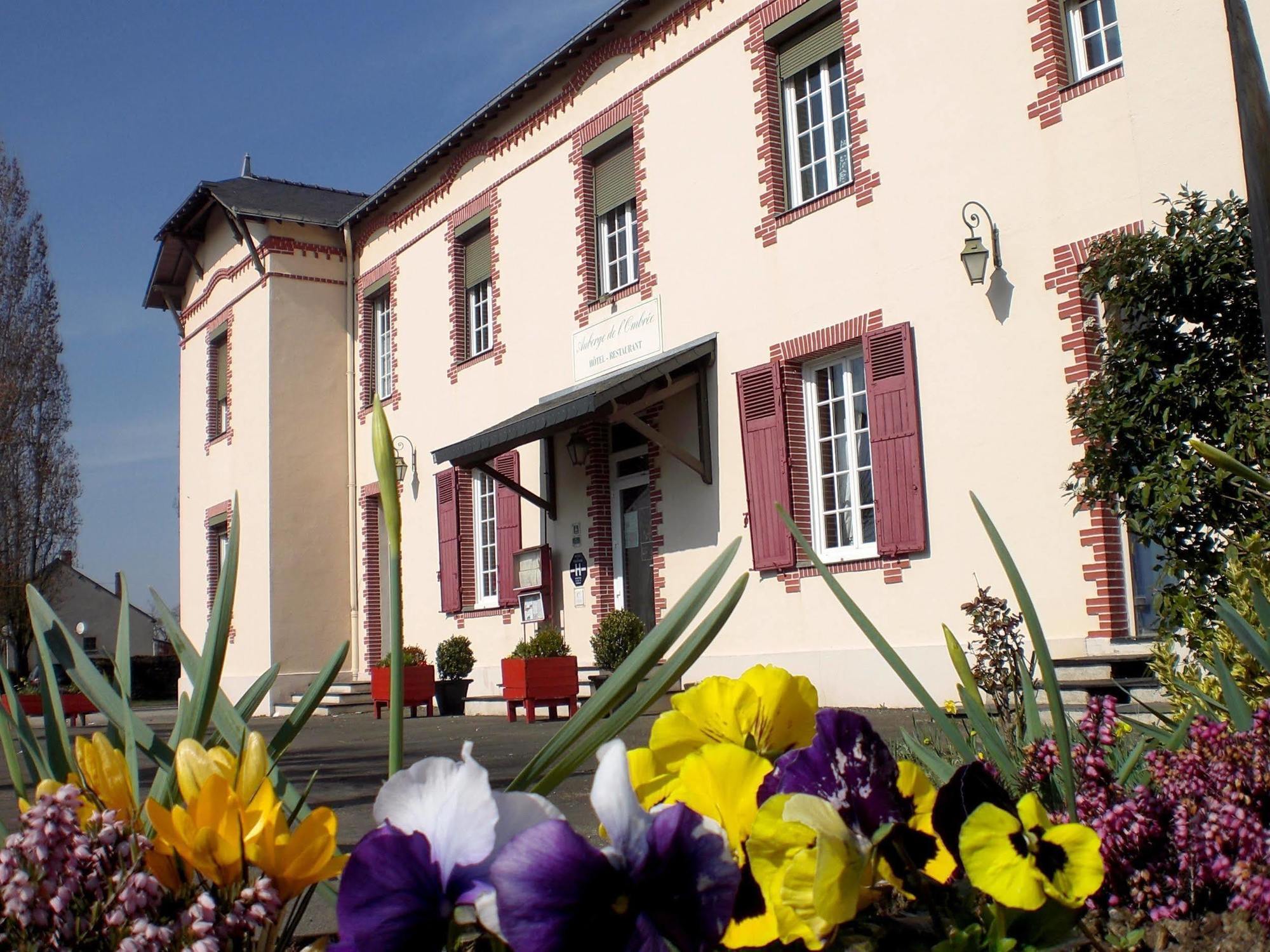 Logis Auberge De L'Ombree Combree Exterior photo